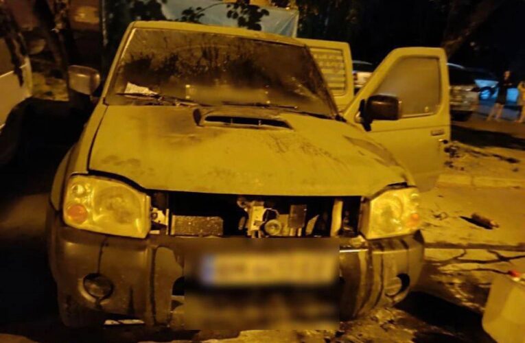 Спалили чотири авто за тиждень: у Києві затримали двох виконавців