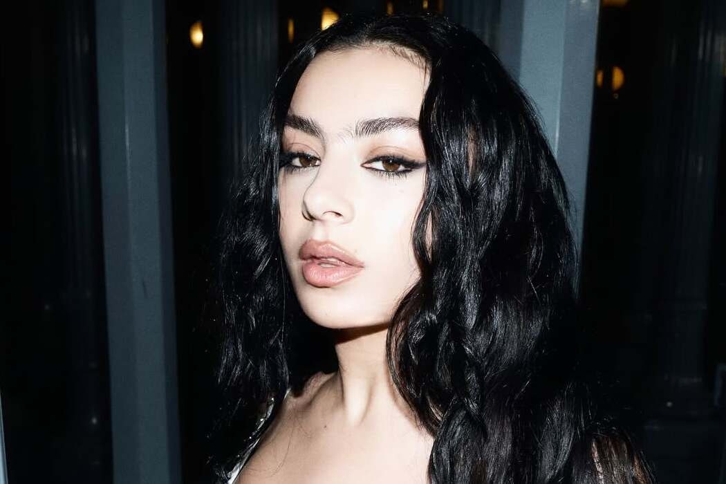 Новини культури - Співачка Charli XCX вийшла заміж