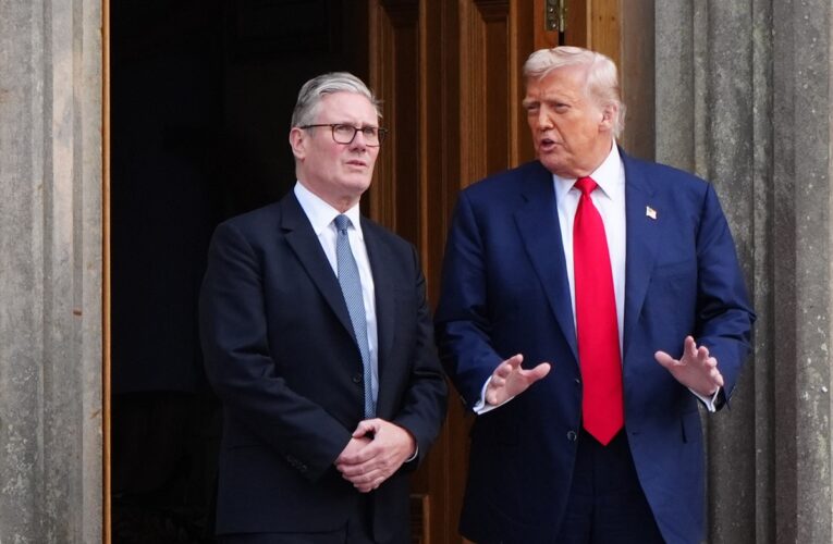 Стармер у розмові з Трампом обурився голодом у Газі