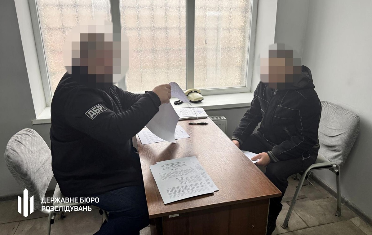 Новини України - Суд покарав військового, який викрав БТР і поїхав на ньому додому