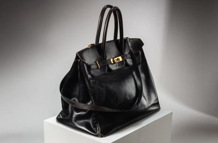 Сумку Джейн Біркін продали на аукціоні за €8,6 мільйона