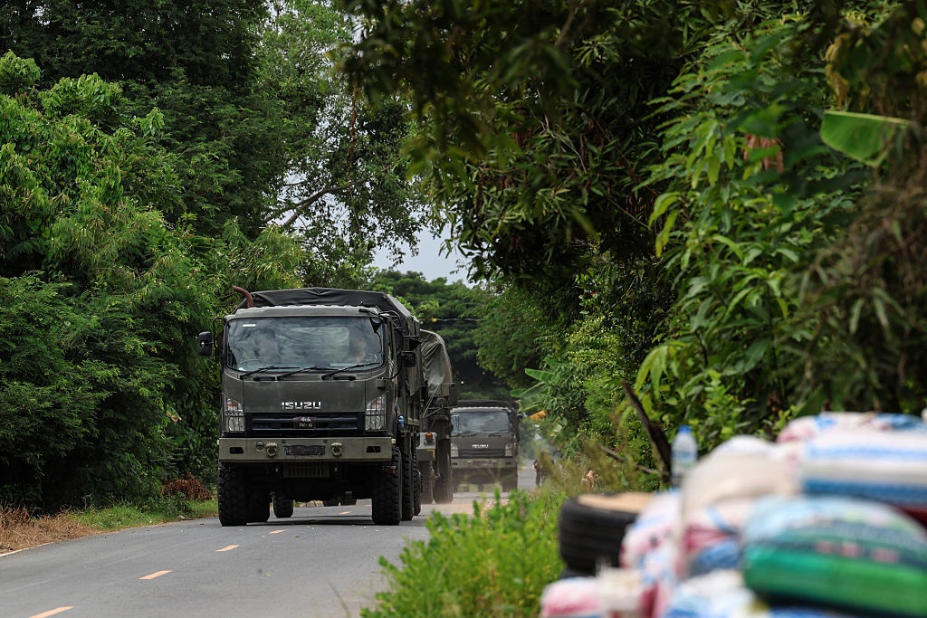 Новини світу - Таїланд запровадив воєнний стан на кордоні з Камбоджею