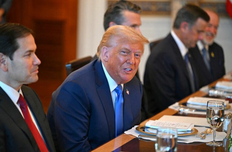 Трамп анонсував більше зброї для України