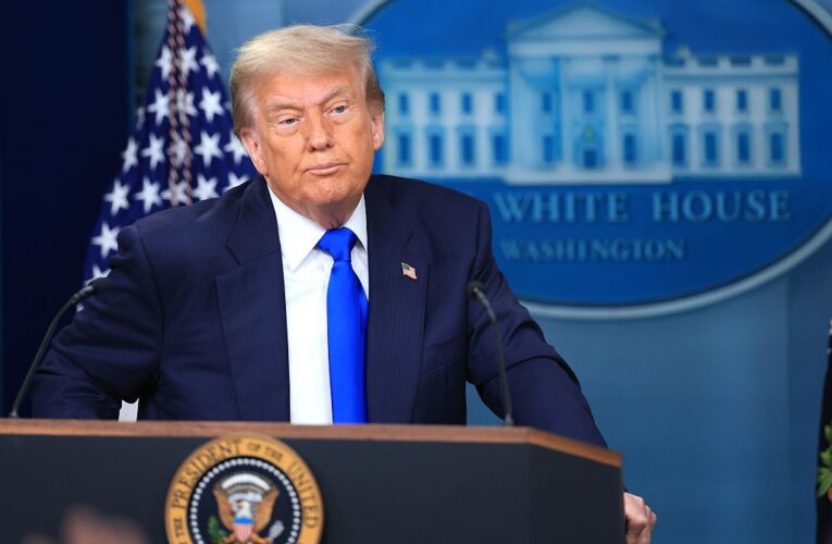 Трамп передумав. США знову постачають зброю