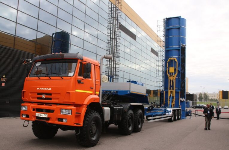 Третій автогігант РФ скорочує робочий тиждень через кризу