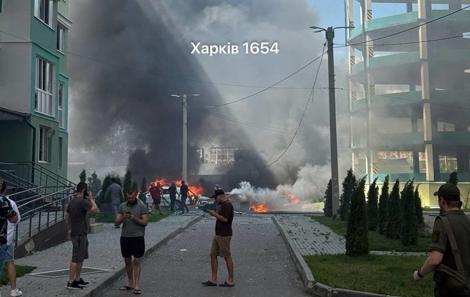 Новини України - Центр Харкова зазнав удару КАБів, є поранені