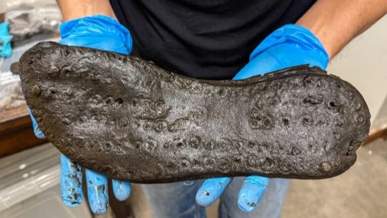 У Британії знайшли черевики 46-го розміру з I століття