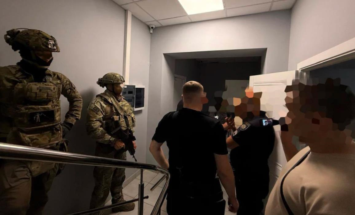 Новини України - У детективів НАБУ проводять обшуки