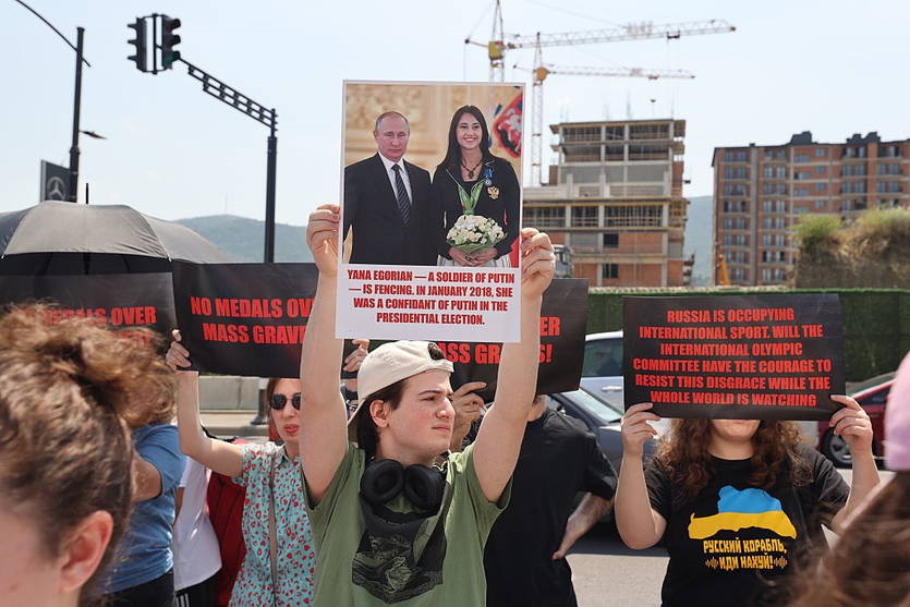 Новини спорту - У Грузії вийшли на протести проти "цих свиней, росіян" на ЧС з фехтування