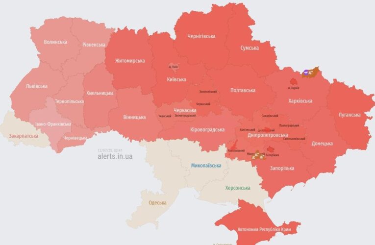 У Києві, Чернівцях та Луцьку пролунали вибухи