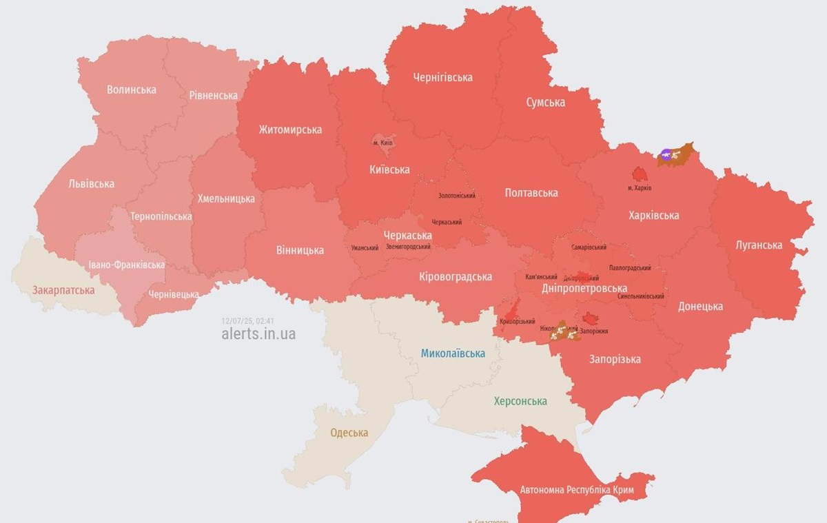 Новини України - У Києві, Чернівцях та Луцьку пролунали вибухи