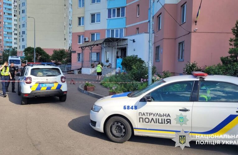 У Києві дитина випала з вікна 21 поверху