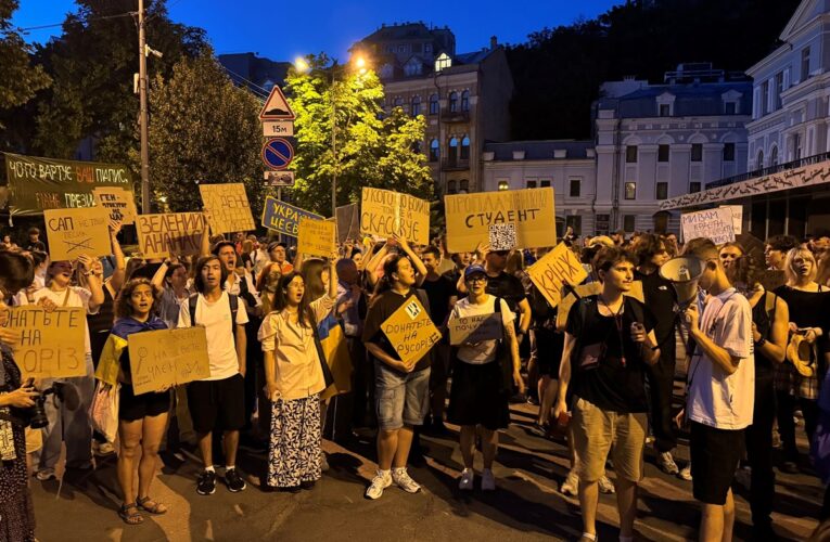 У Києві мітингувальники вп’яте вийшли на протести