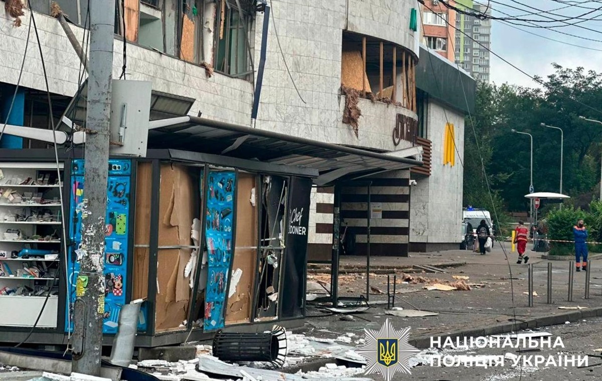 Новини Києва - У Києві пограбували магазин, який постраждав під час атаки РФ
