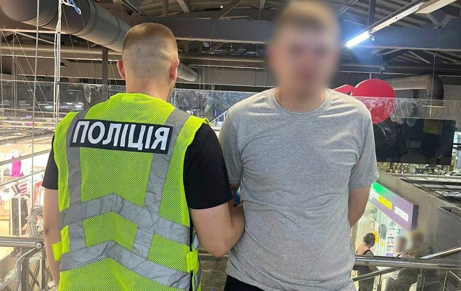 Новини України - У Києві повідомили про підозру чоловік, який влаштував різанину в ТРЦ