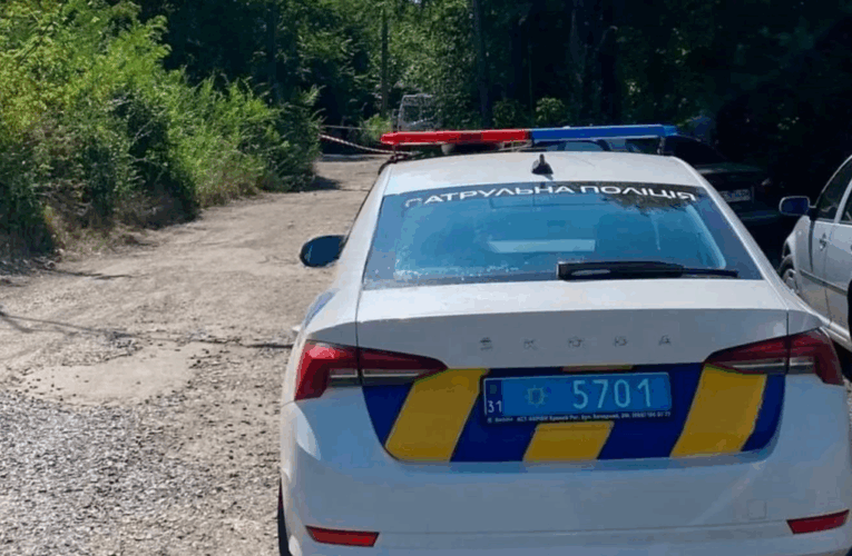 У Кривому Розі чоловік ударив викруткою поліцейського та працівника ТЦК