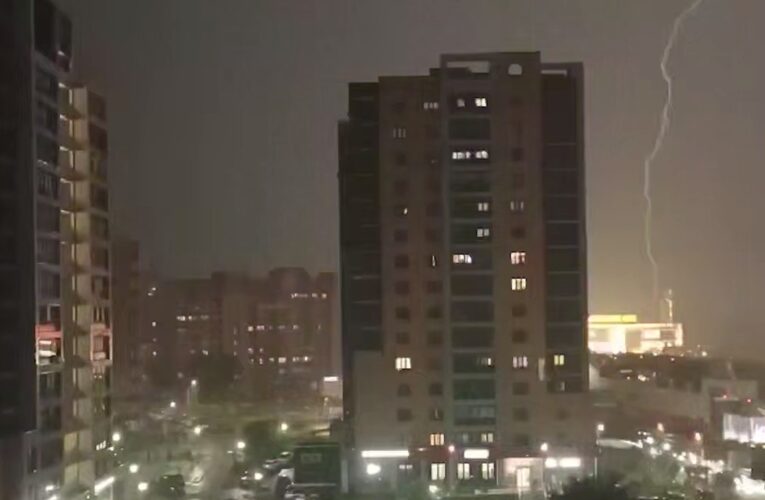 У Москві та Підмосков’ї шторм спричинив пожежі та блекаут