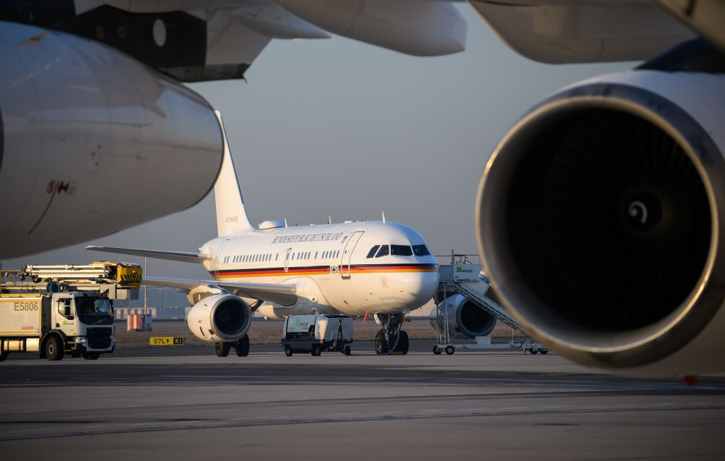 Новини світу - У Німеччині урядовий літак здійснив аварійну посадку