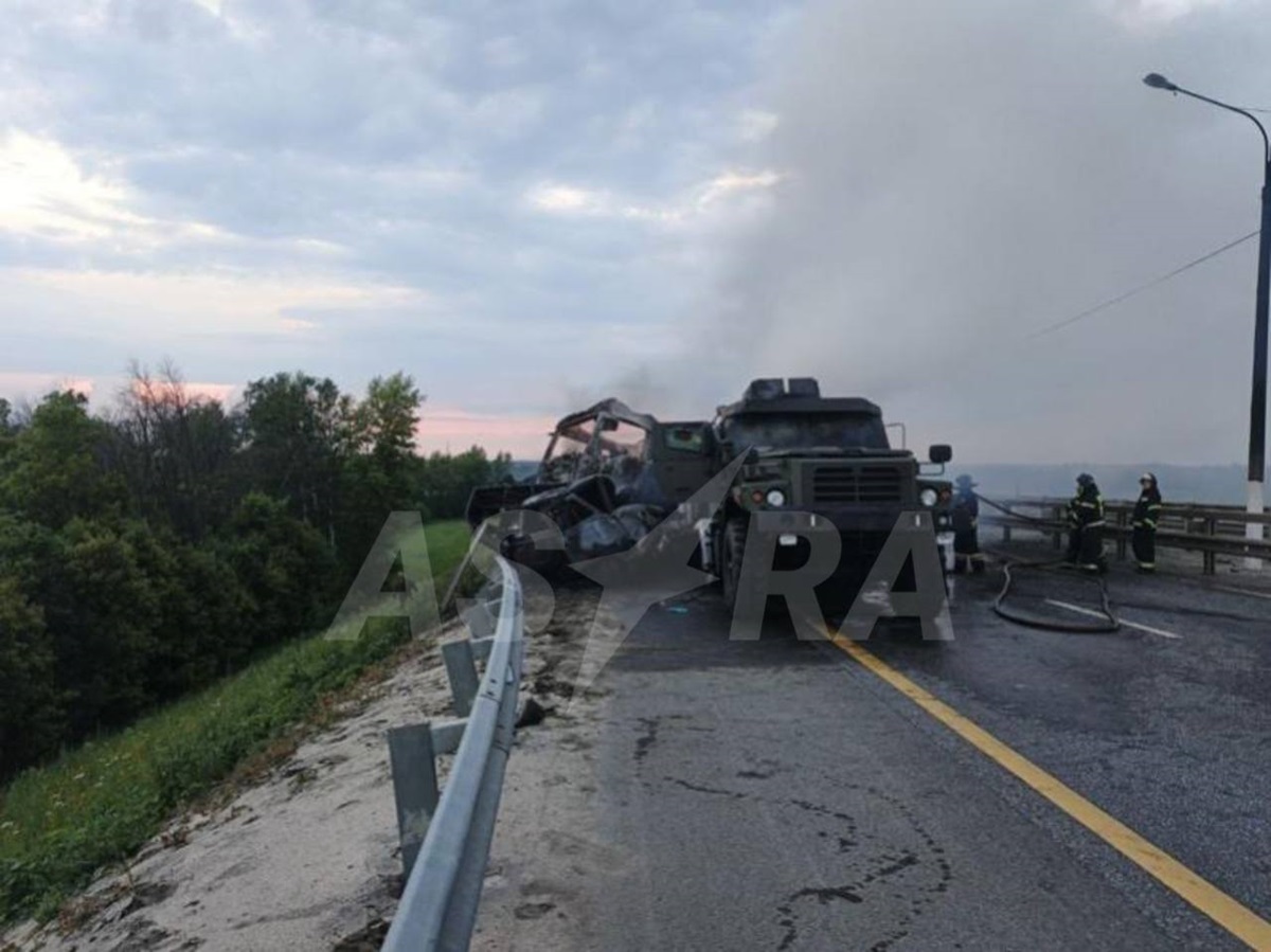 Новини світу - У РФ під Єльцем згоріла військова колона