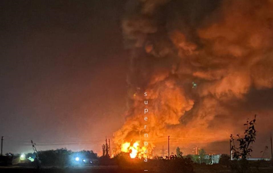 Новини світу - У РФ після удару БПЛА палає нафтобаза – соцмережі