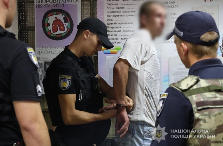 У Запоріжжі пацієнт напав з ножем на лікаря