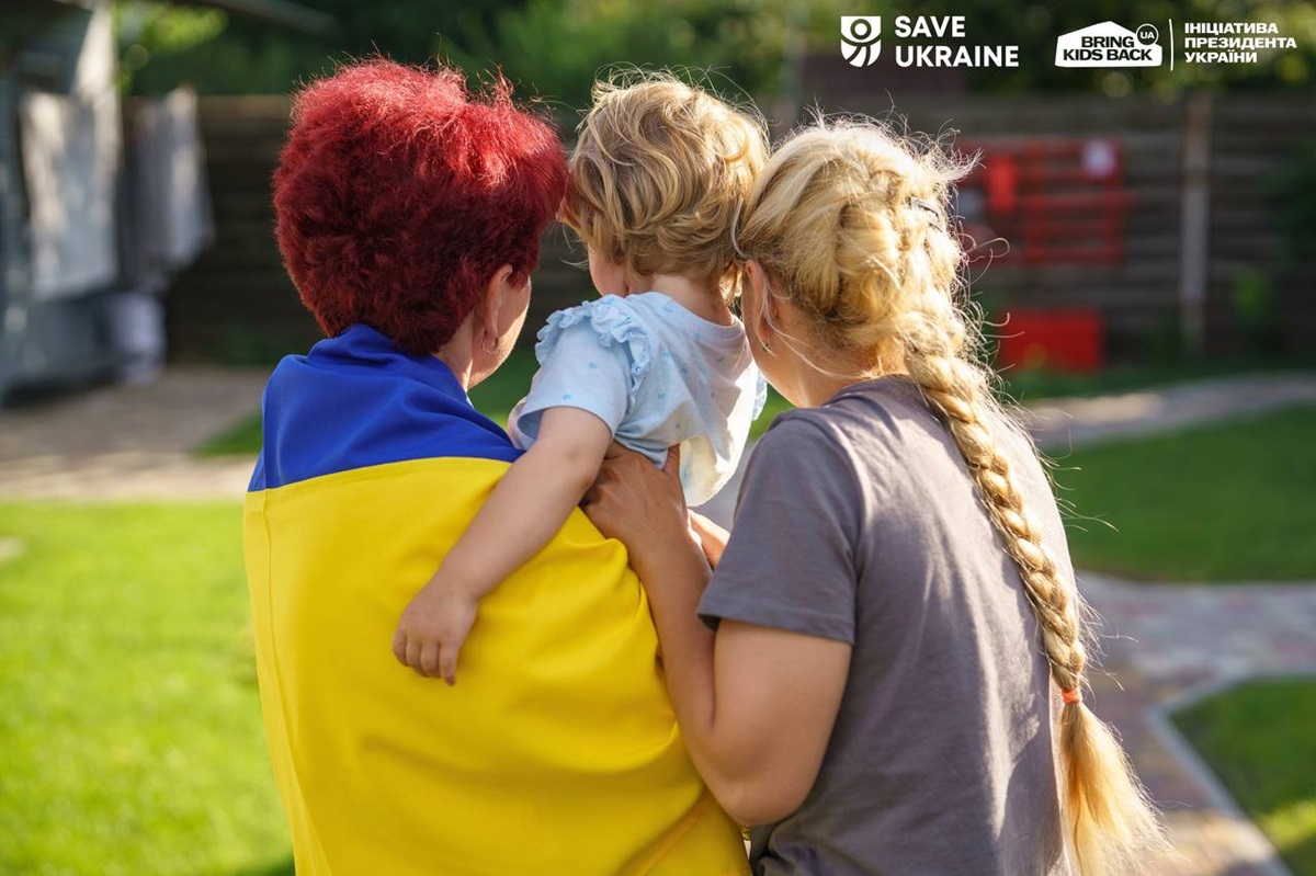 Новини України - Україна повернула групу дітей з окупації