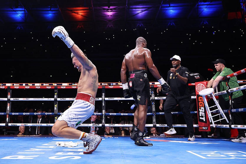 Новини спорту - Усик опублікував у мережі фото, що зафіксувало мить перемоги