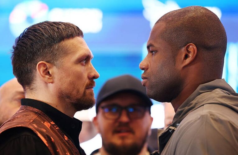 Усик оцінив прогрес Дюбуа перед реваншем