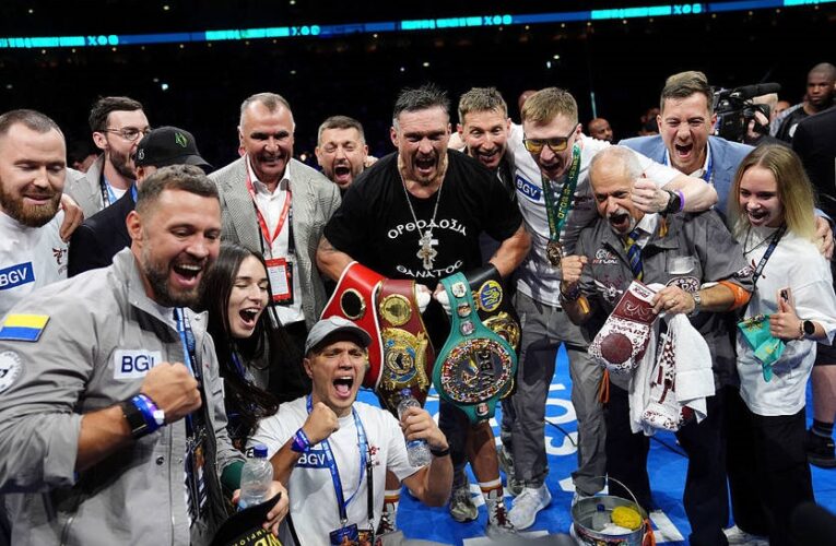 Усик прибув до України після перемоги в реванші