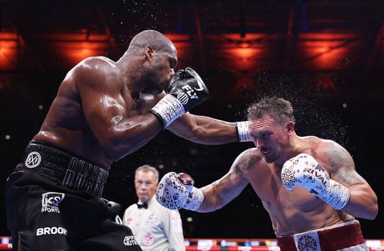 Усик у другому бою нокаутував Дюбуа: відео