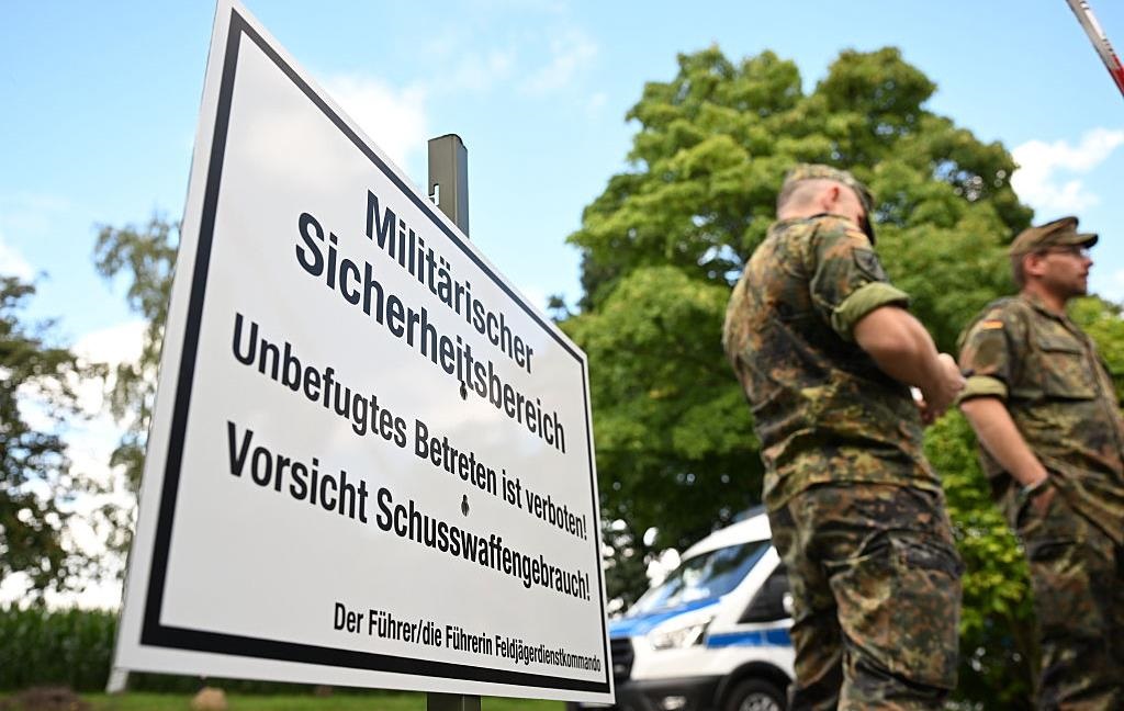 Новини світу - В Німеччині впав військовий гелікоптер: пілот зник безвісти