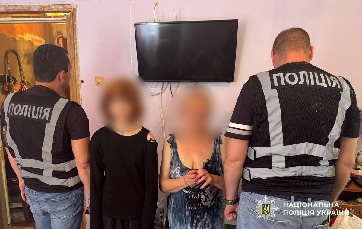 Новини України - В Одесі мати разом із донькою підпалювали авто ЗСУ та об'єкти УЗ