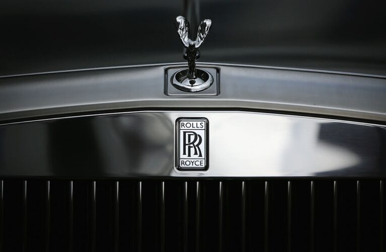 В Росії зріс попит на люксові Rolls-Royce і Ferrari