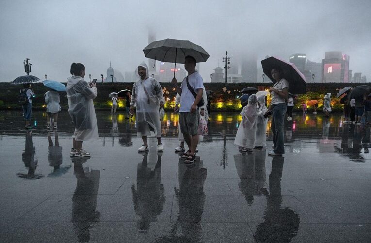 В Шанхаї через тропічний шторм евакуювали 280 тисяч осіб
