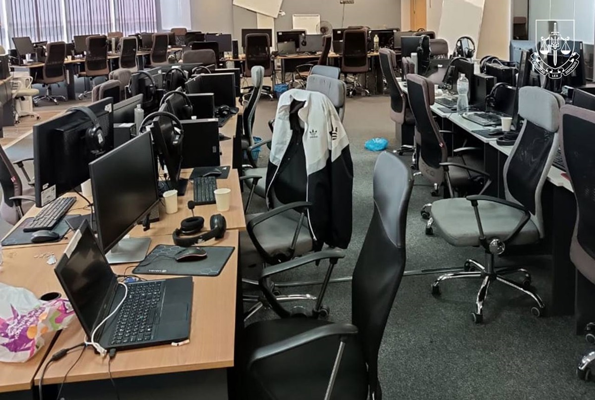 Новини України - В Україні припинили роботу ряду шахрайських колл-центрів