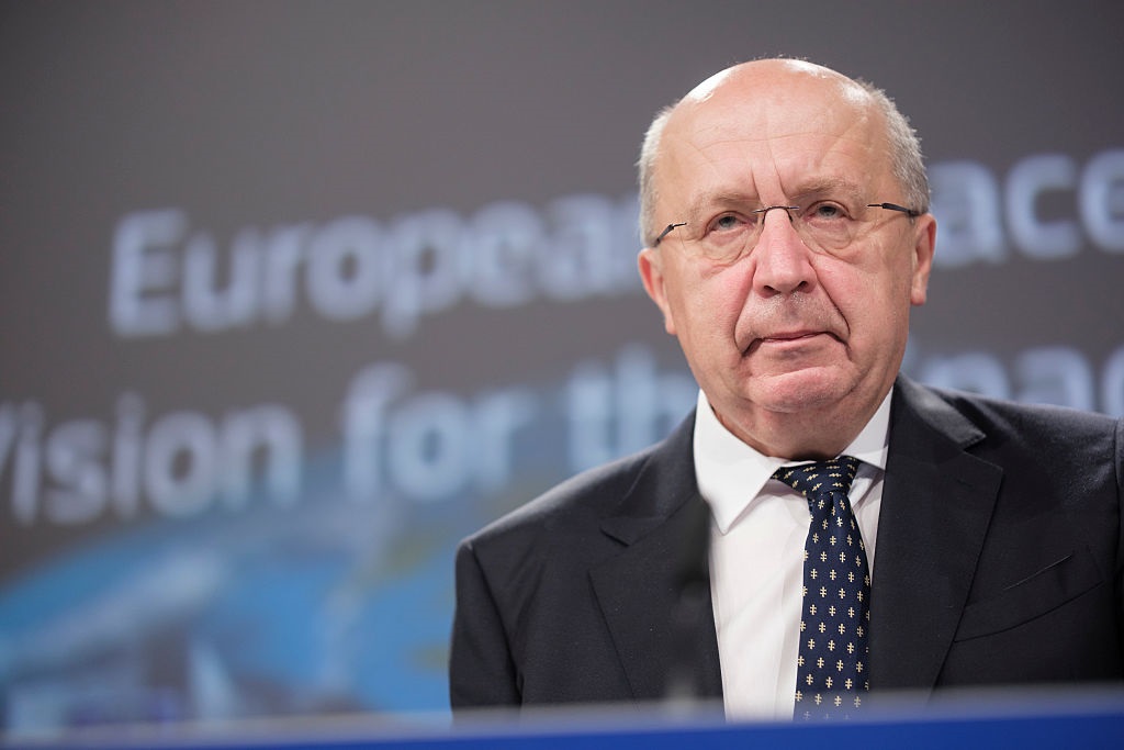 Новини світу - В ЄС пояснили, чому не зможуть закупити американську зброю для України