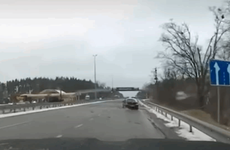 Віддав наказ розстріляти авто з цивільними: офіцер армії РФ отримав підозру