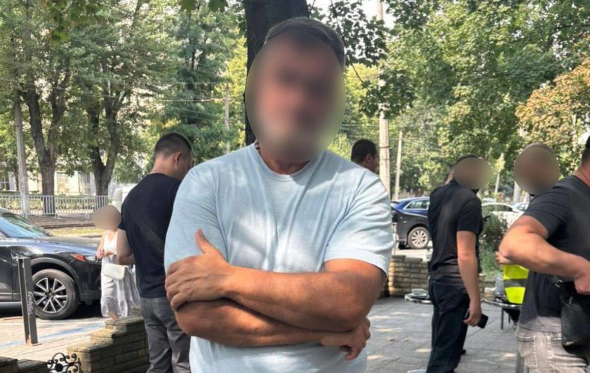 Новини України - Викрито шахрая, що за гроші обіцяв "працевлаштування" в Офісі генпрокурора