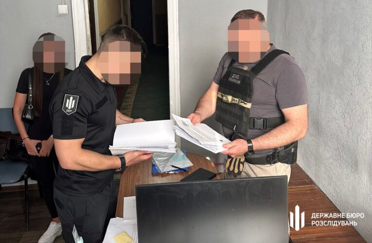 Влаштував ухилянту супровід: правоохоронцю з Харкова оголосили підозру