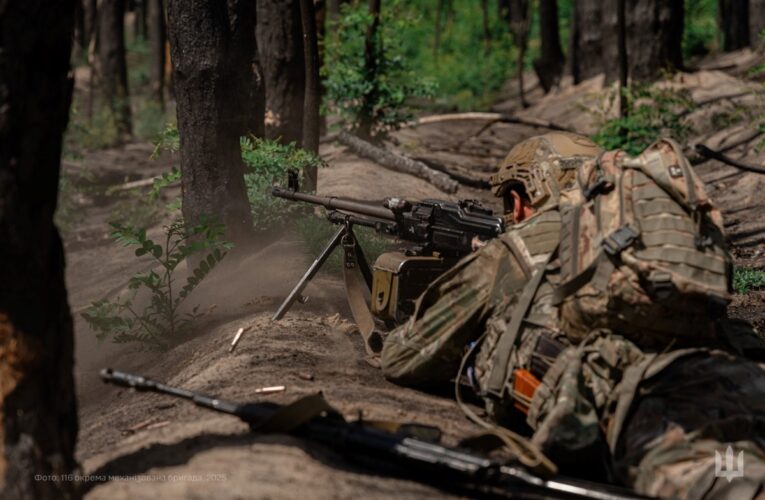 За добу на фронті майже 100 боїв – Генштаб