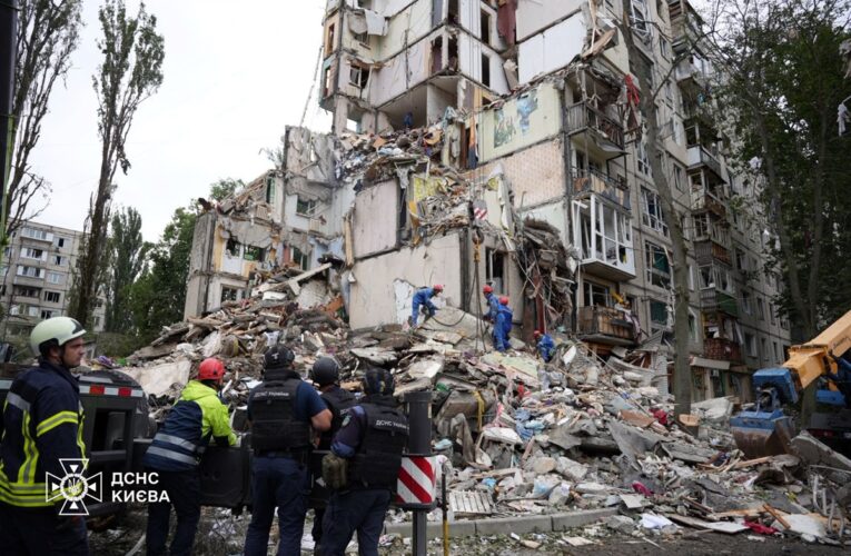 Загиблі та сто пошкоджених локацій. Удар по Києву