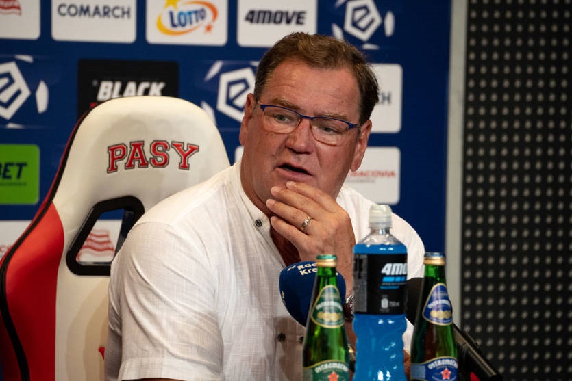 Новини спорту - Замість Міхала Пробежа збірну Польщі з футболу очолив Ян Урбан