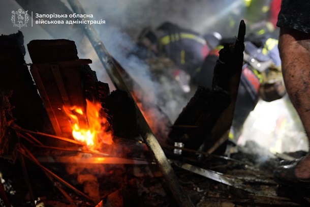 Запоріжжя масовано атакували БПЛА: виникли пожежі, є поранений
