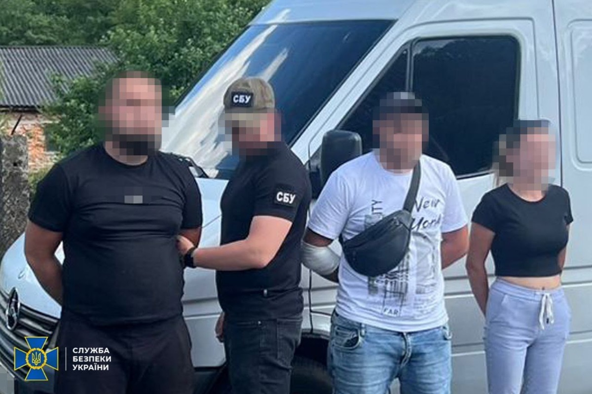 Новини України - Затримано 14 організаторів схем для ухилянтів