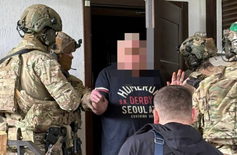 Збитки на 33 млн: викрито зловживання на постачаннях гвинтівок