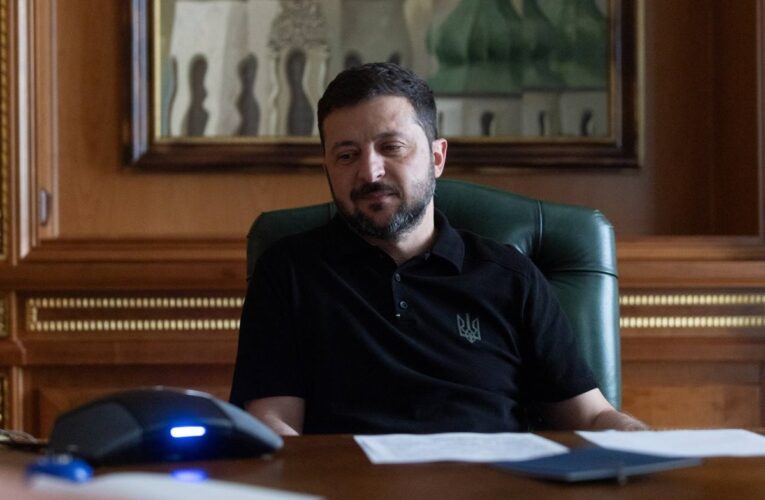 Зеленський провів переговори з Макроном