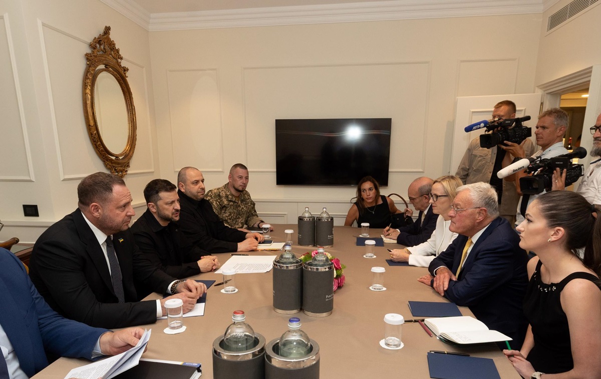 Новини України - Зеленський розповів про що говорив з Келлогом