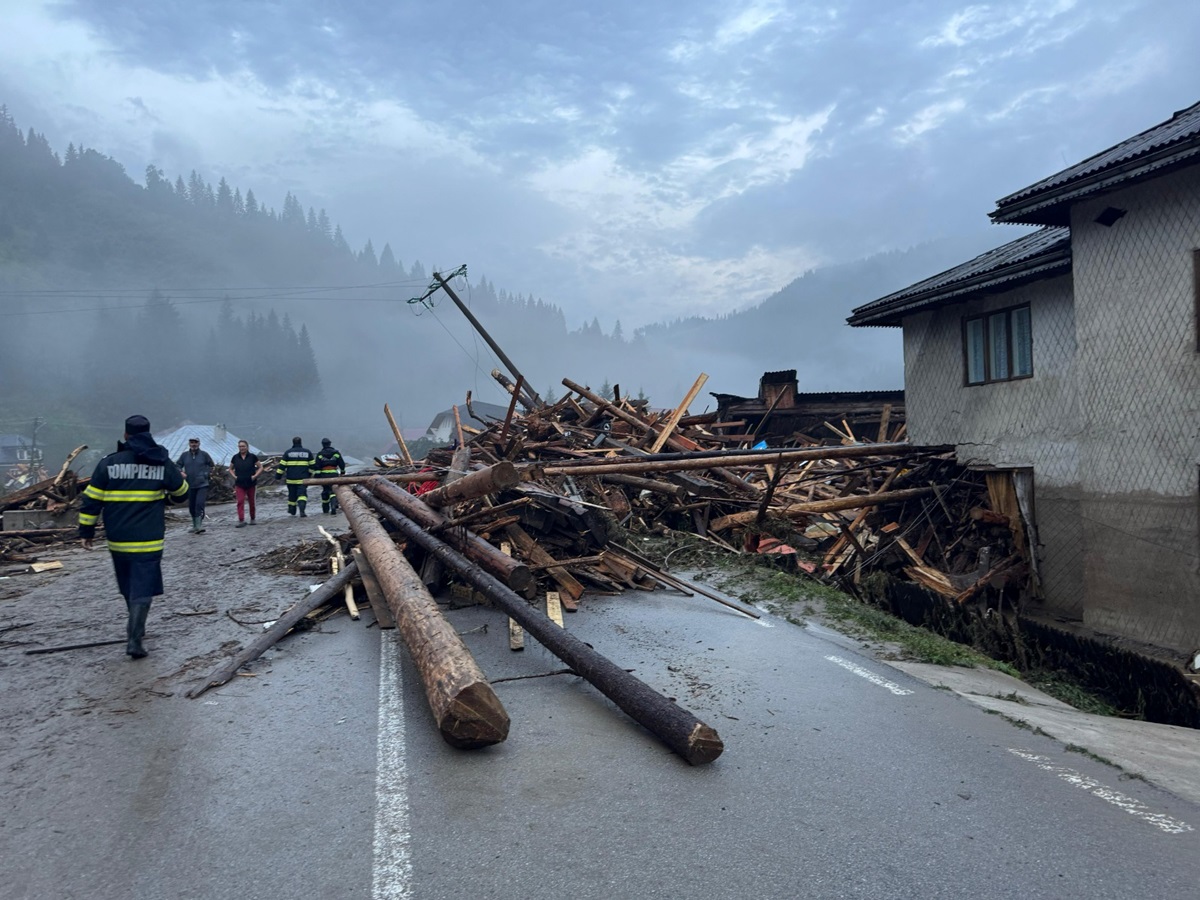 Новини світу - Зливи спричинили повінь у Румунії, є загиблий