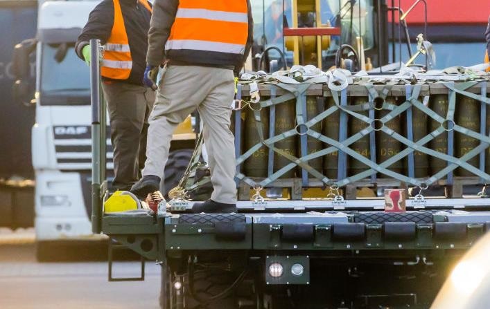 ЗМІ назвали зброю США, що не “доїхала” в Україну