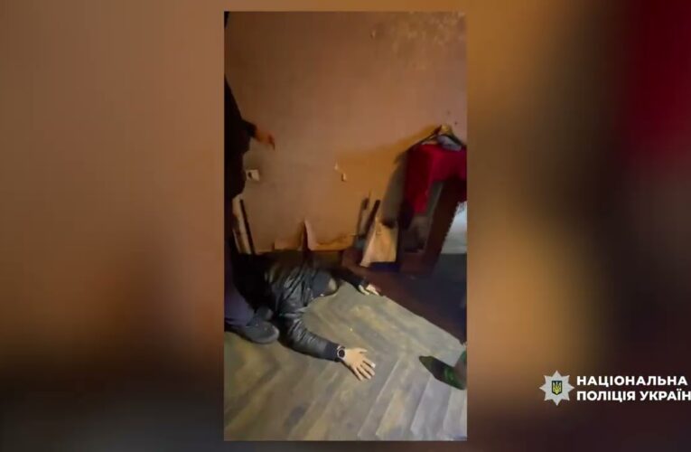 Збували наркотики на 5 млн грн щомісяця: у Києві поліцейські затримали наркоділків